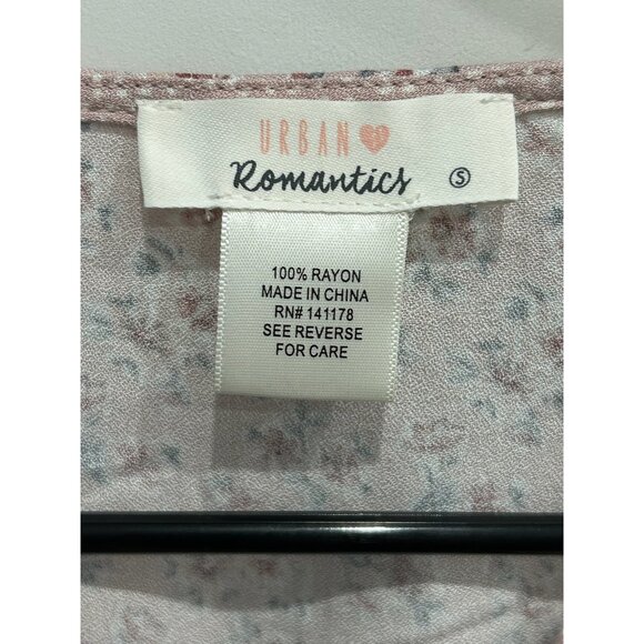 Urban Romantics Pink Floral Short Sleeve Blouse Button Front Ruffle Size S - Picture 5 of 9